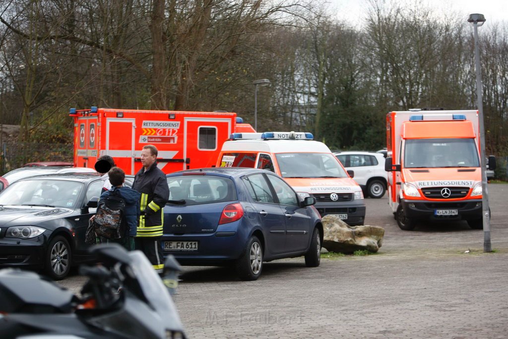 Reizgas gesprueht Schule Koeln Chorweiler Merienstr P04.JPG